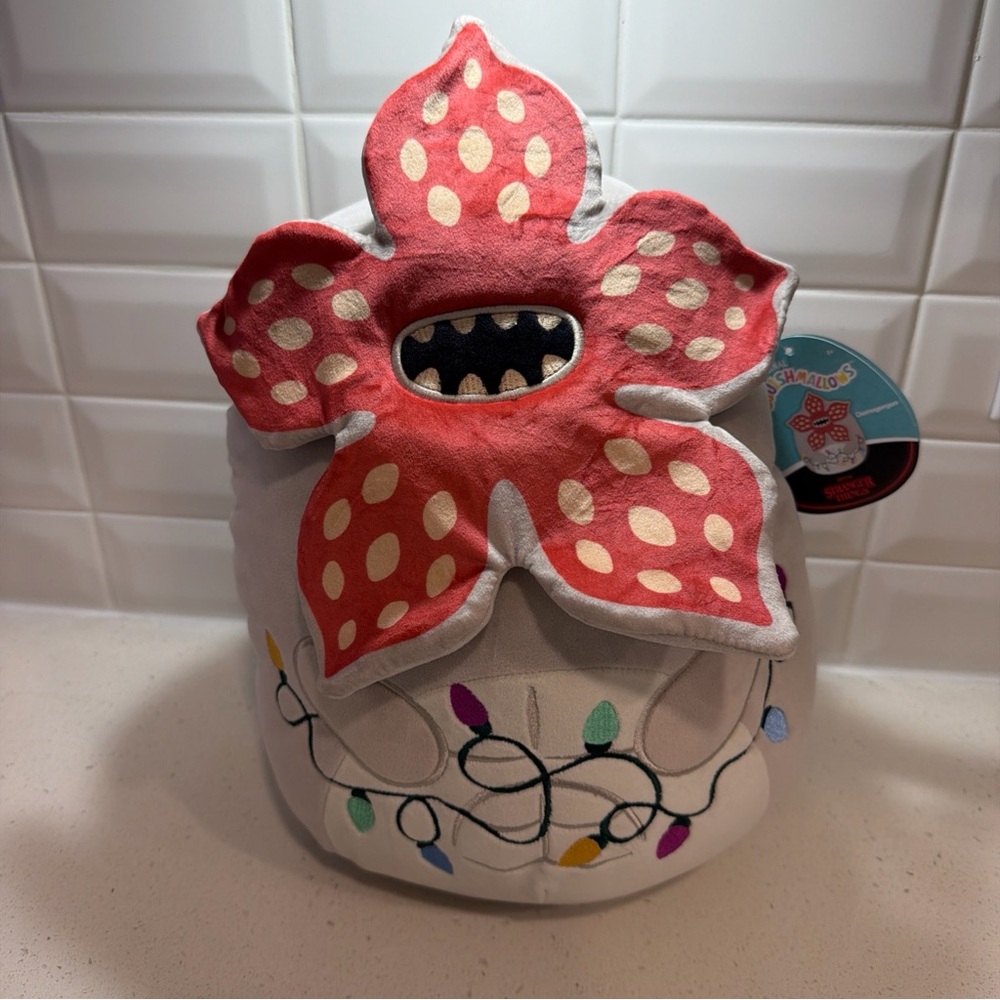 Stranger Things Demogorgon Squishmallow 12” with Christmas Lights Season 5 NWT